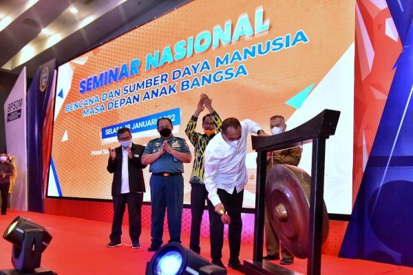 Buka Seminar Nasional Kebencanaan, Gubernur Edy Rahmayadi Tekankan Penanggulangan Bencana Urusan Bersama